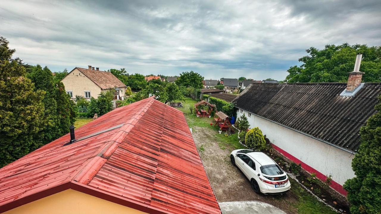 Napfeny Vendeghaz Hotel Gyor Exterior photo